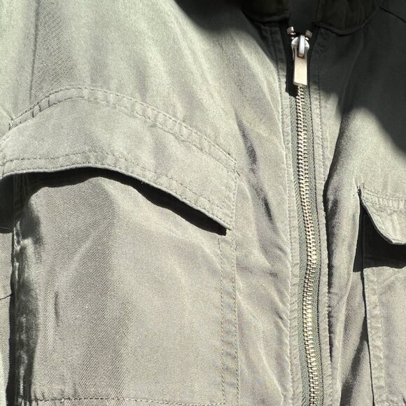 Olive Green Short Sleeve Jumpsuit wth belt and pockets. Soft material Size 40 - Picture 3 of 5